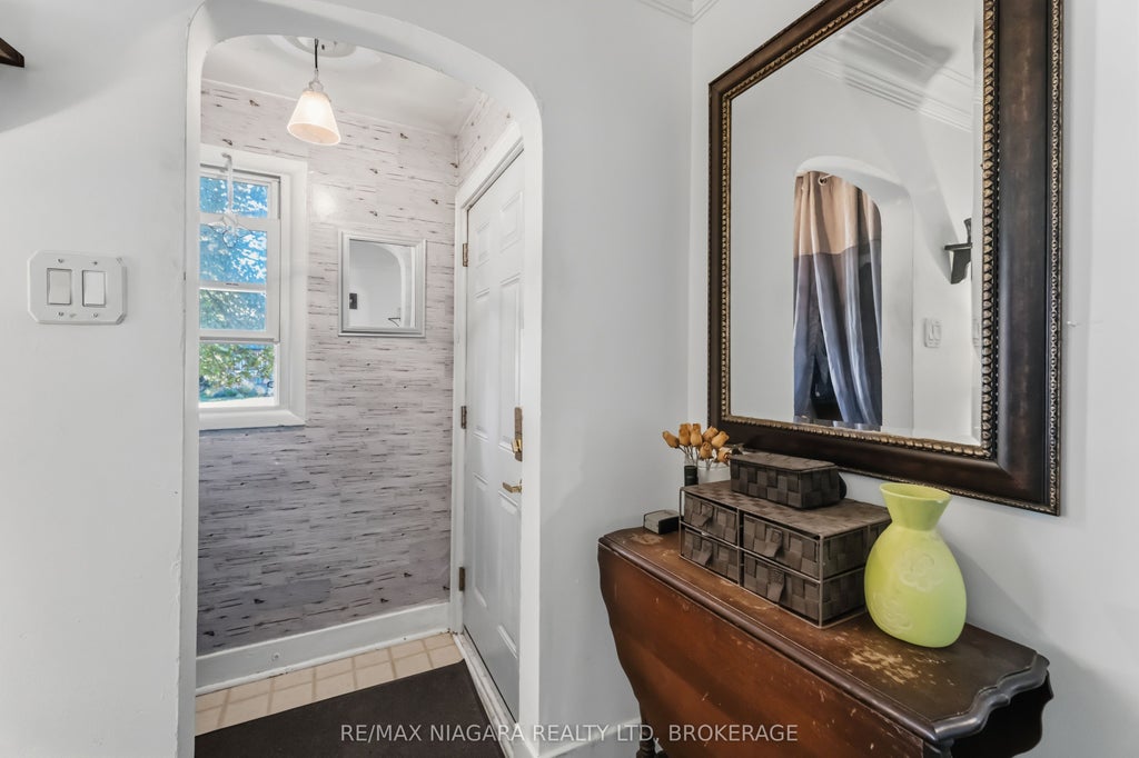 Photo of 4 Walker Avenue, St. Catharines, ON L2N 3L6 (MLS # X13886340)