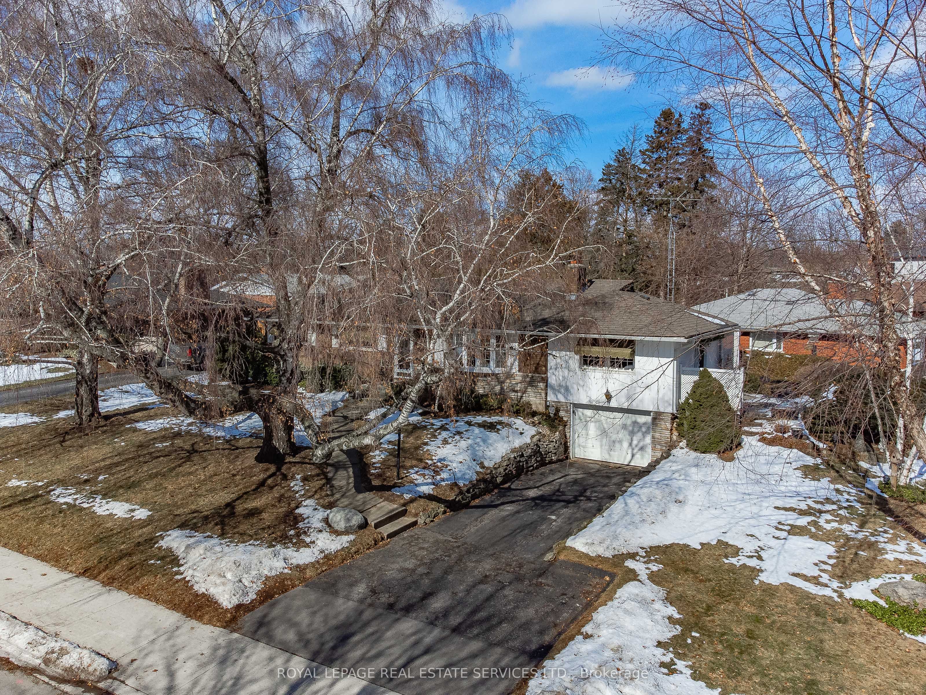 327 Strathcona Drive