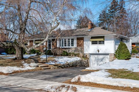 327 Strathcona Drive Burlington ON L7L 2E2