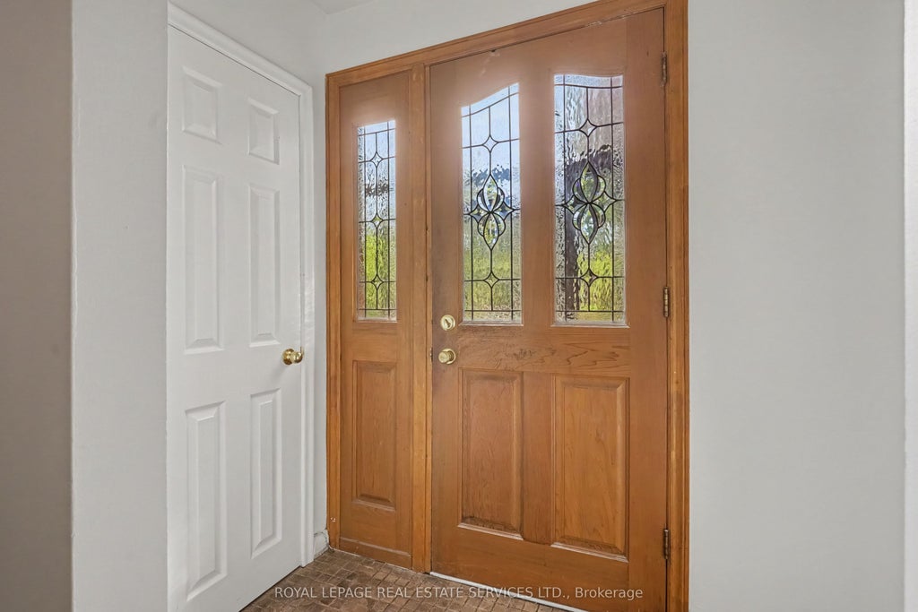 Photo of 647 Burnhamthorpe Road, Toronto, ON M9C 2Z1 (MLS # W13721496)