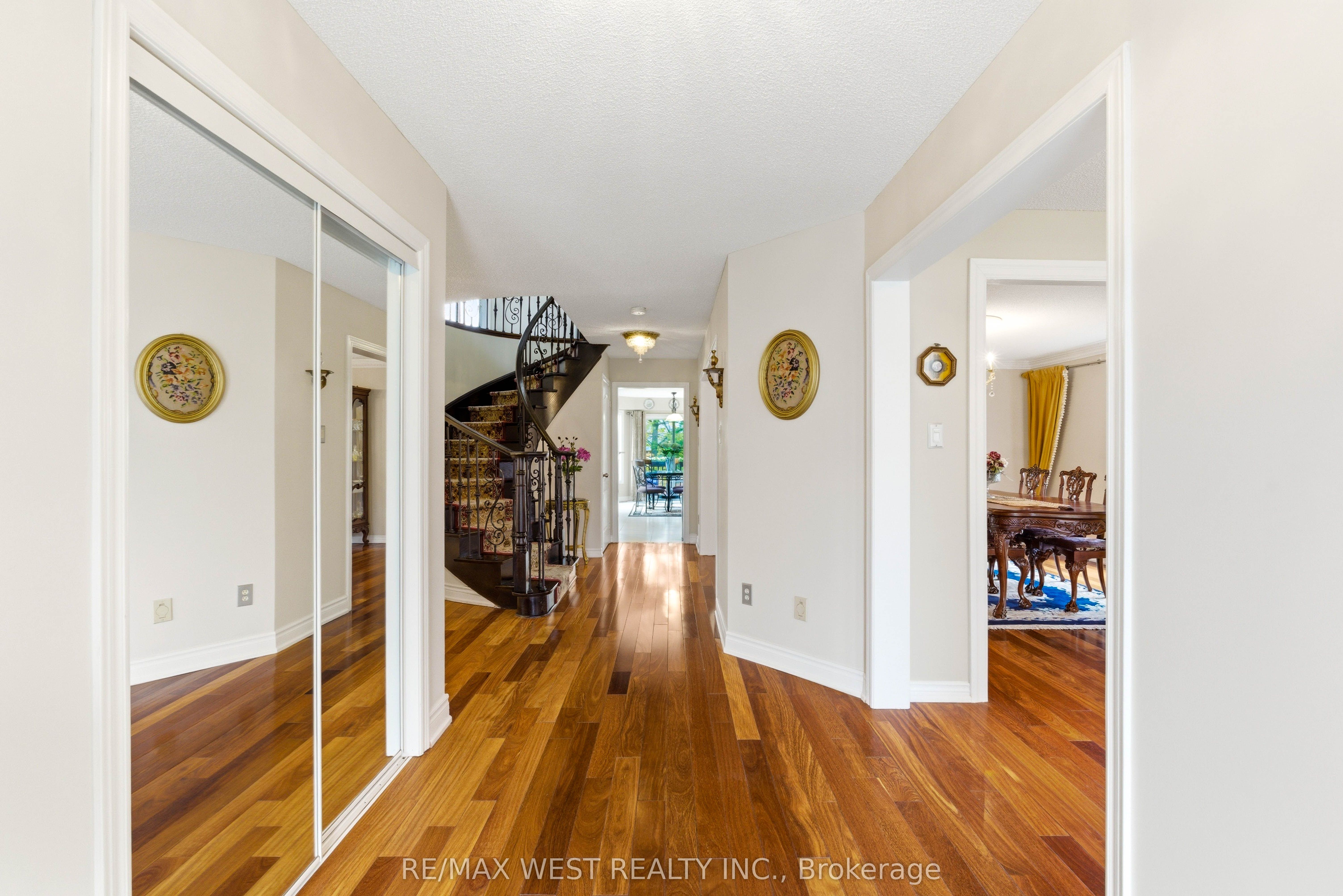 2197 Shaftesbury Court