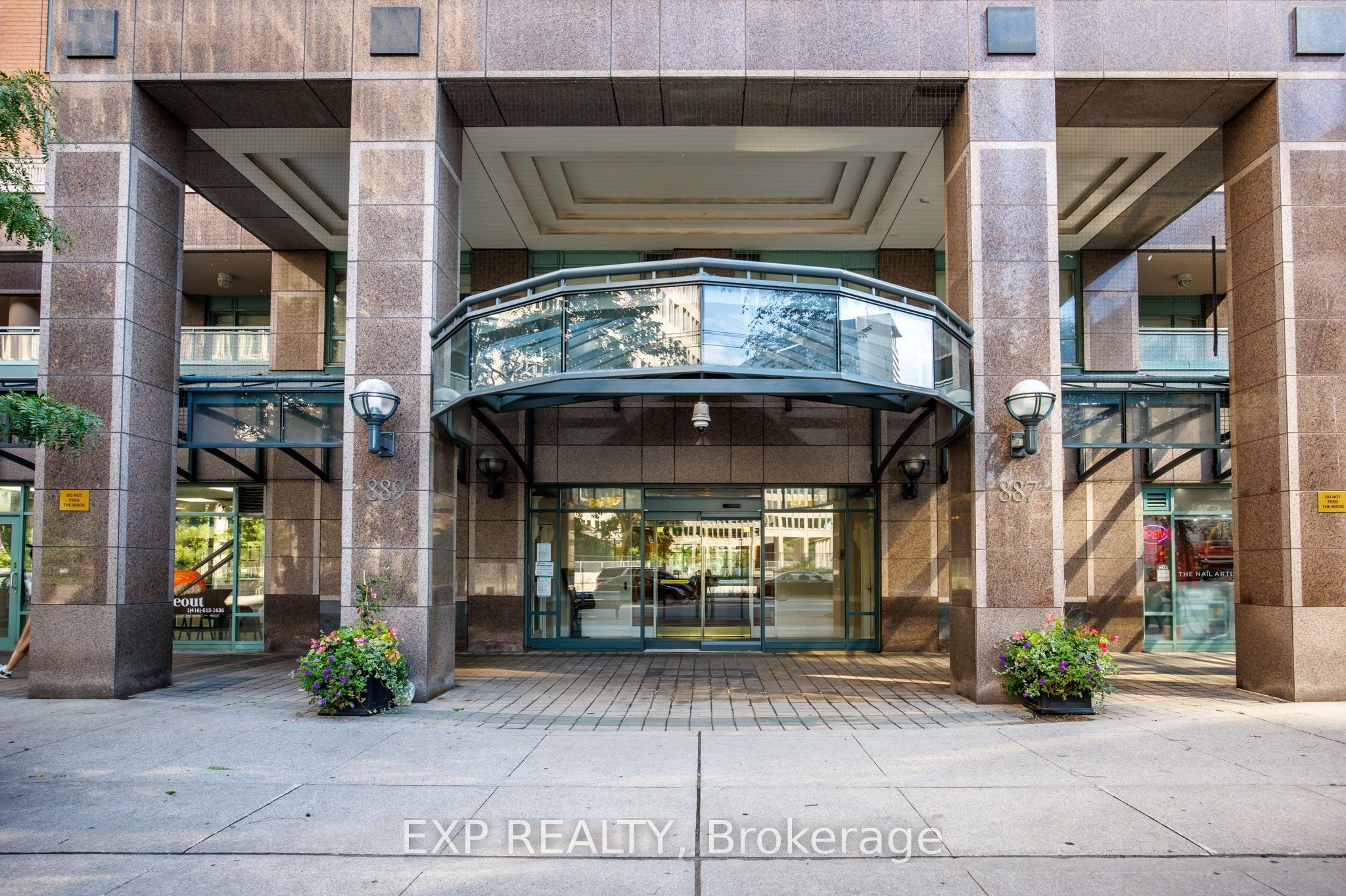 889 Bay Street 409