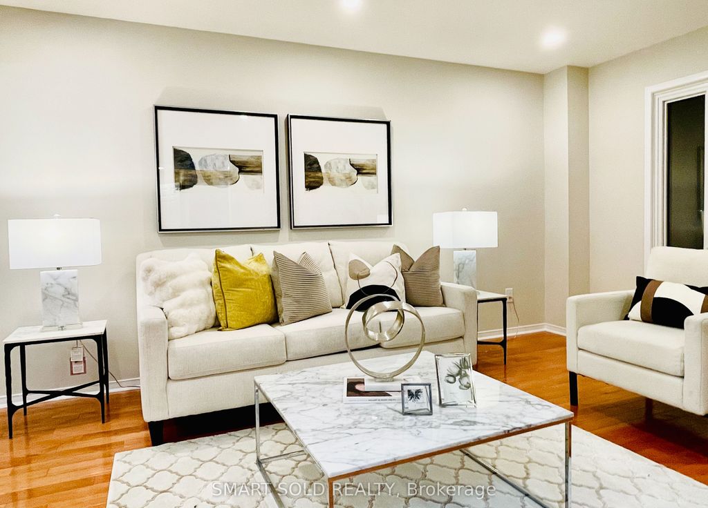 Photo of 44 Castleridge Drive, Richmond Hill, ON L4B 1P8 (MLS # N12592866)