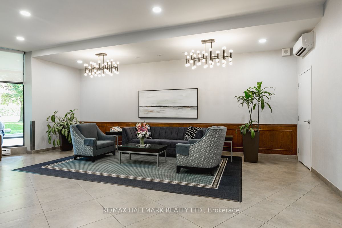 980 Broadview Avenue 802