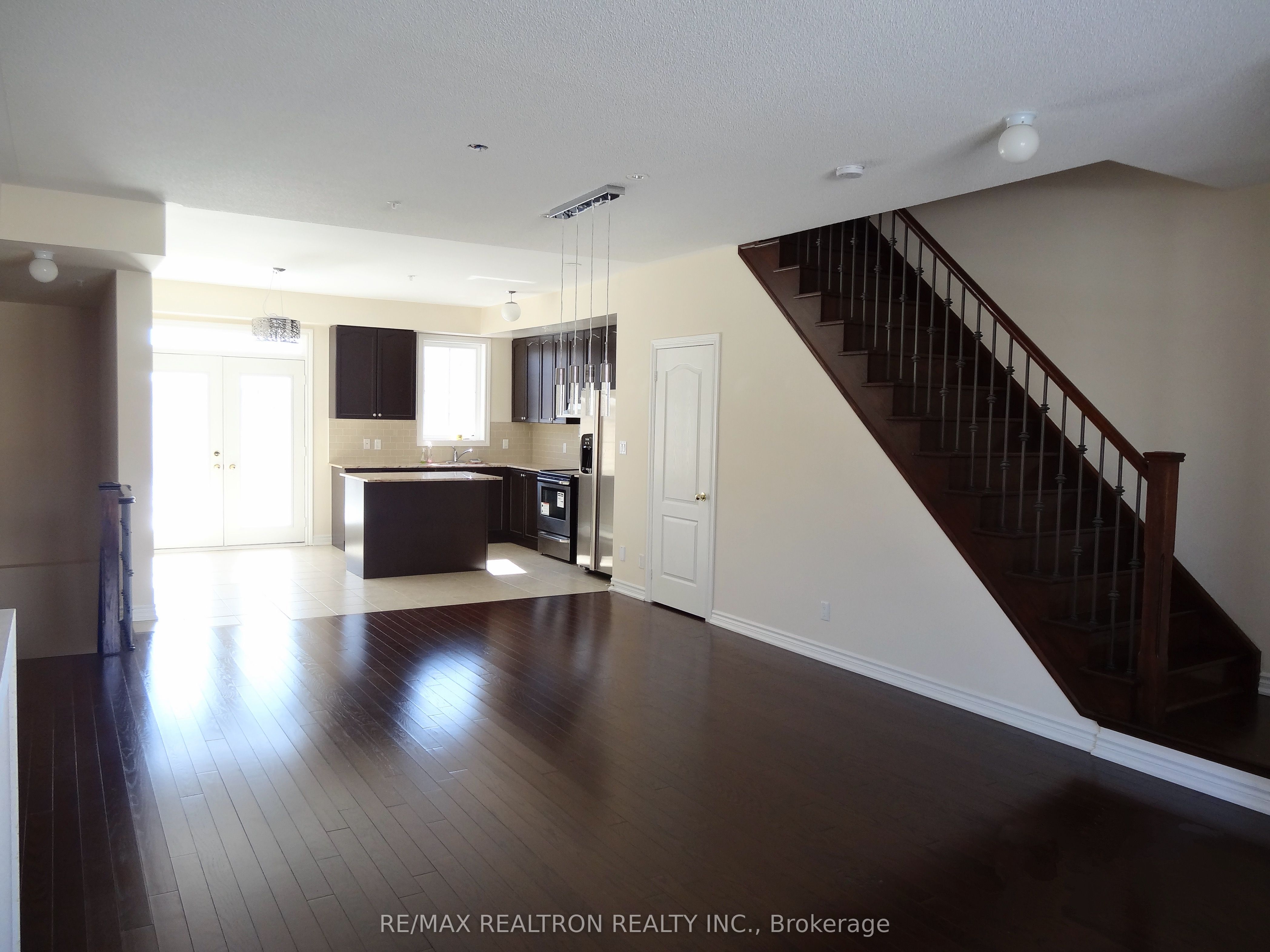 15 Cathedral High Street