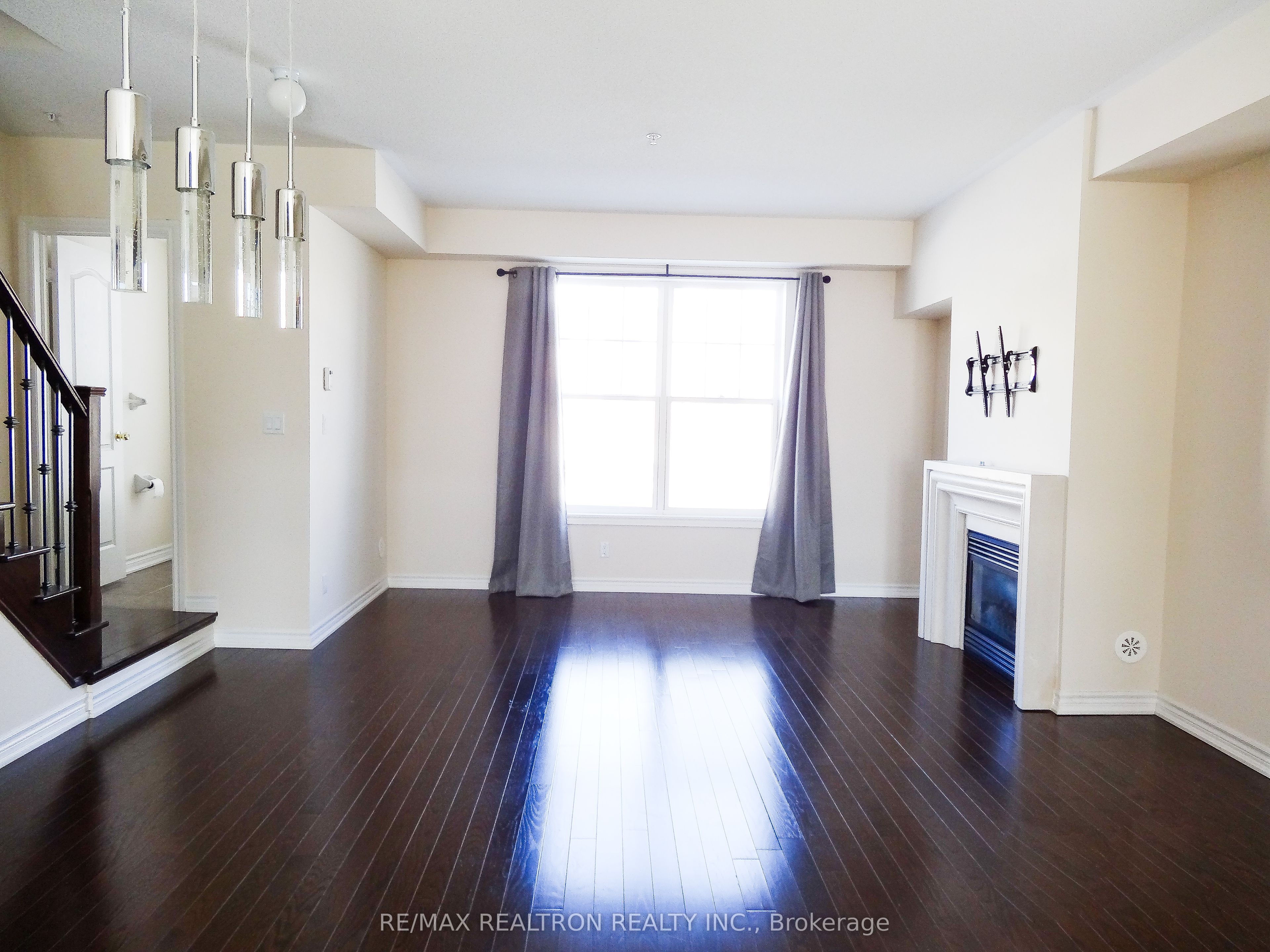 15 Cathedral High Street