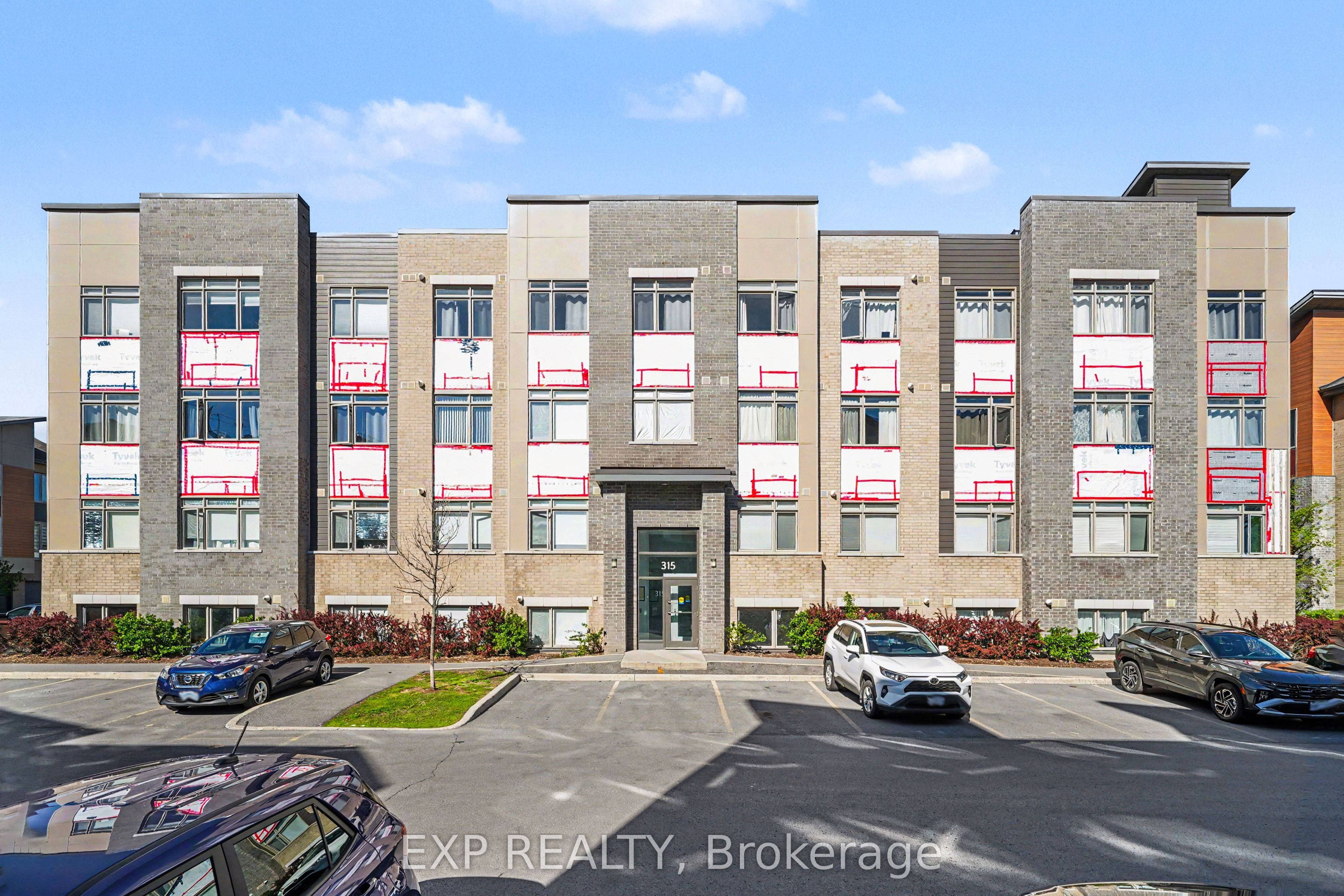 Photo 1 of 13 — 315 Terravita Private L06, Hunt Club - Windsor Park Village and Area, ON K1V 2S1