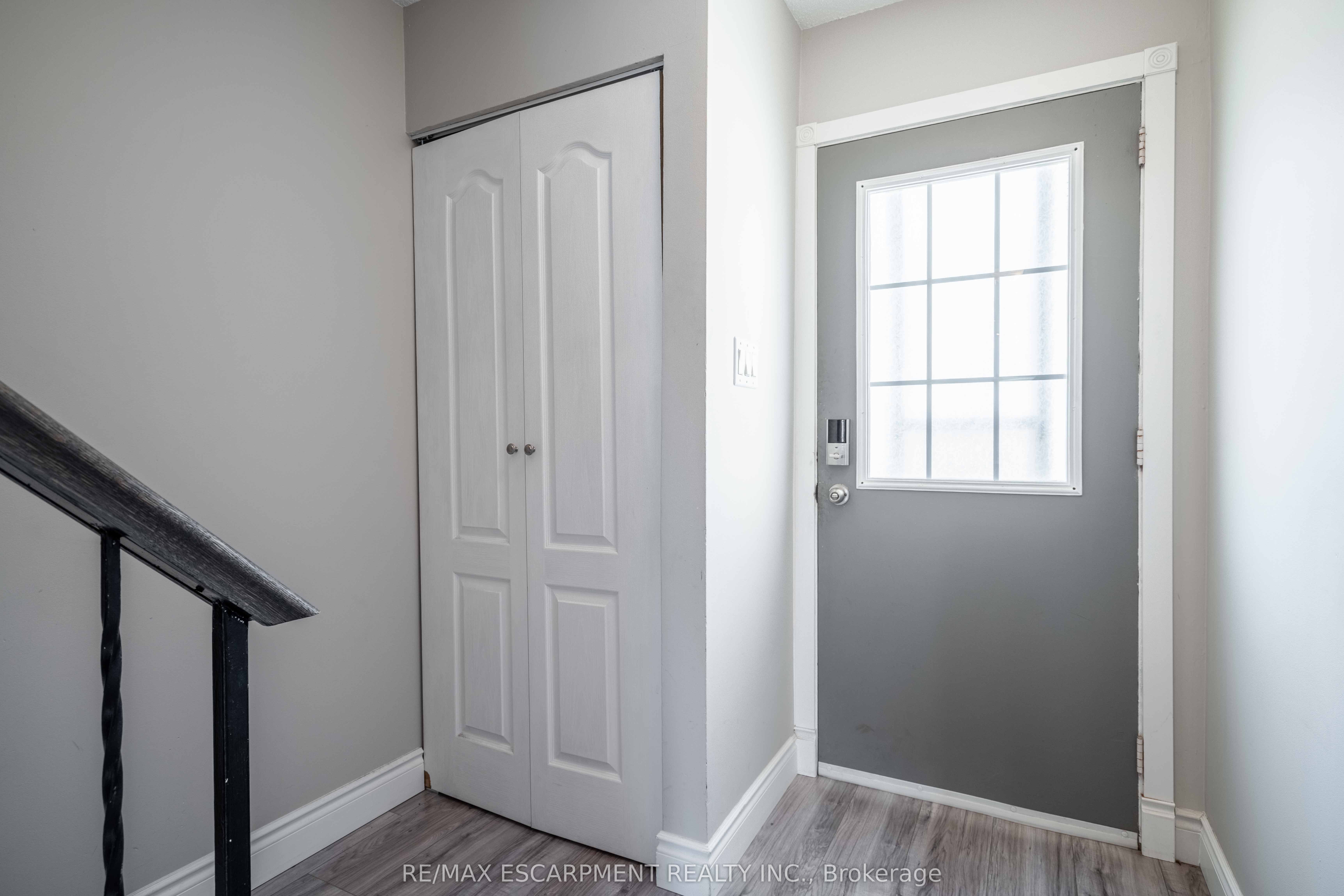 1396 Upper Ottawa Street 33