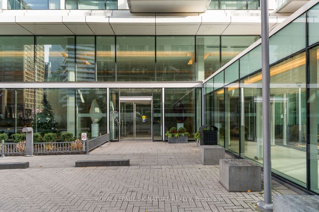 Photo of 39 Queens Quay E #827, Toronto, ON M5E 0A5 (MLS # C12608258)