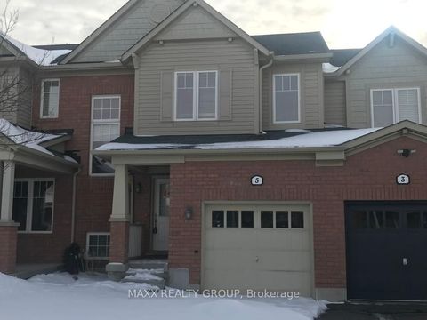 5 Mccandless Crt Court Milton ON L9T 2C4