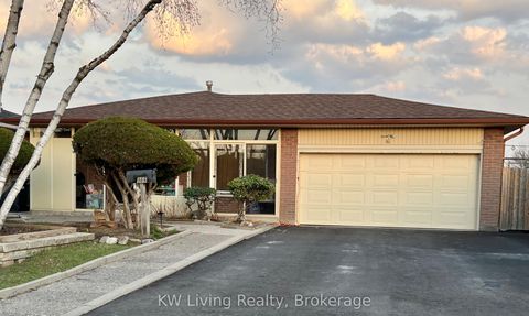 966 Forestwood Drive Mississauga ON L5C 1G8