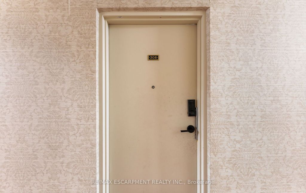 Photo of 2 VALHALLA INN Road #308C, Toronto, ON M9B 6C3 (MLS # W13138774)