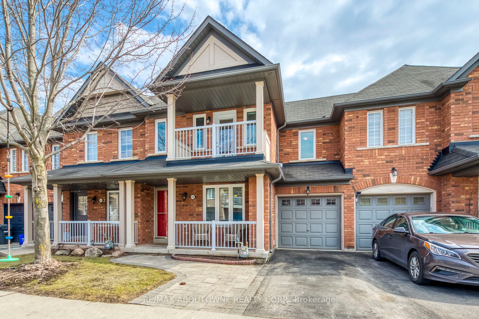 2322 Saddlecreek Crescent