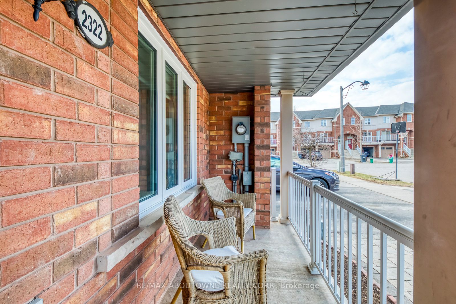 2322 Saddlecreek Crescent