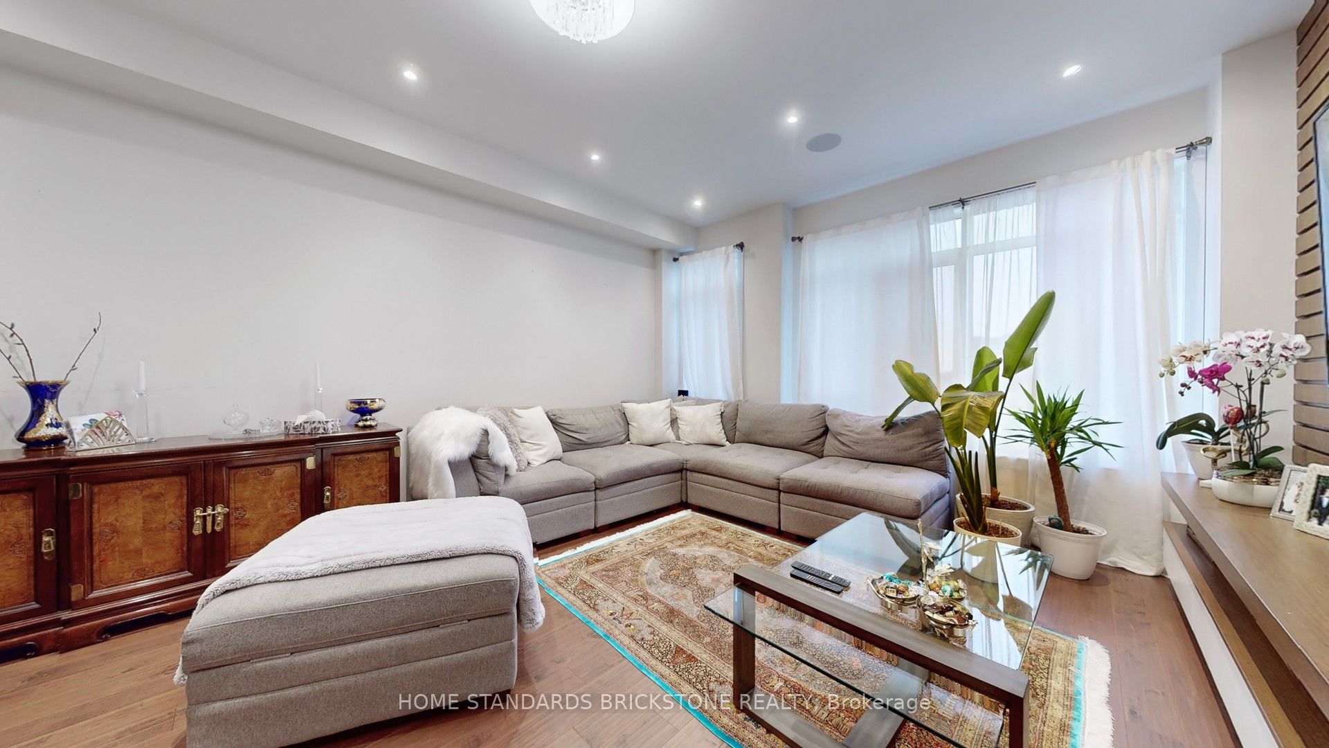 215 Salterton Circle
