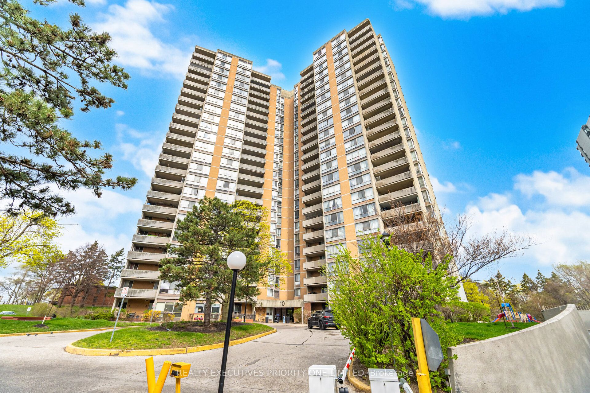 10 Martha Eaton Way 1013