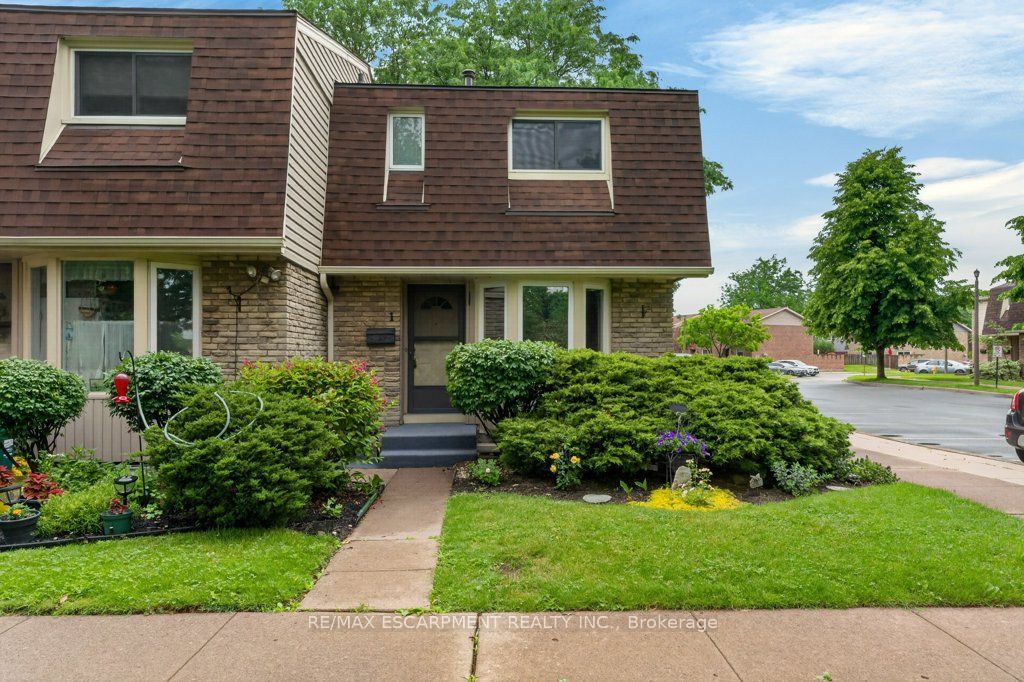 Photo of 75 Ventura Drive #1, St. Catharines, ON L2R 7J7 (MLS # X13478700)
