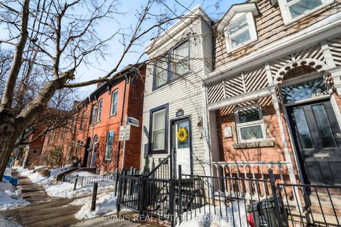 448 Gerrard Street E Toronto ON M5A 2H2