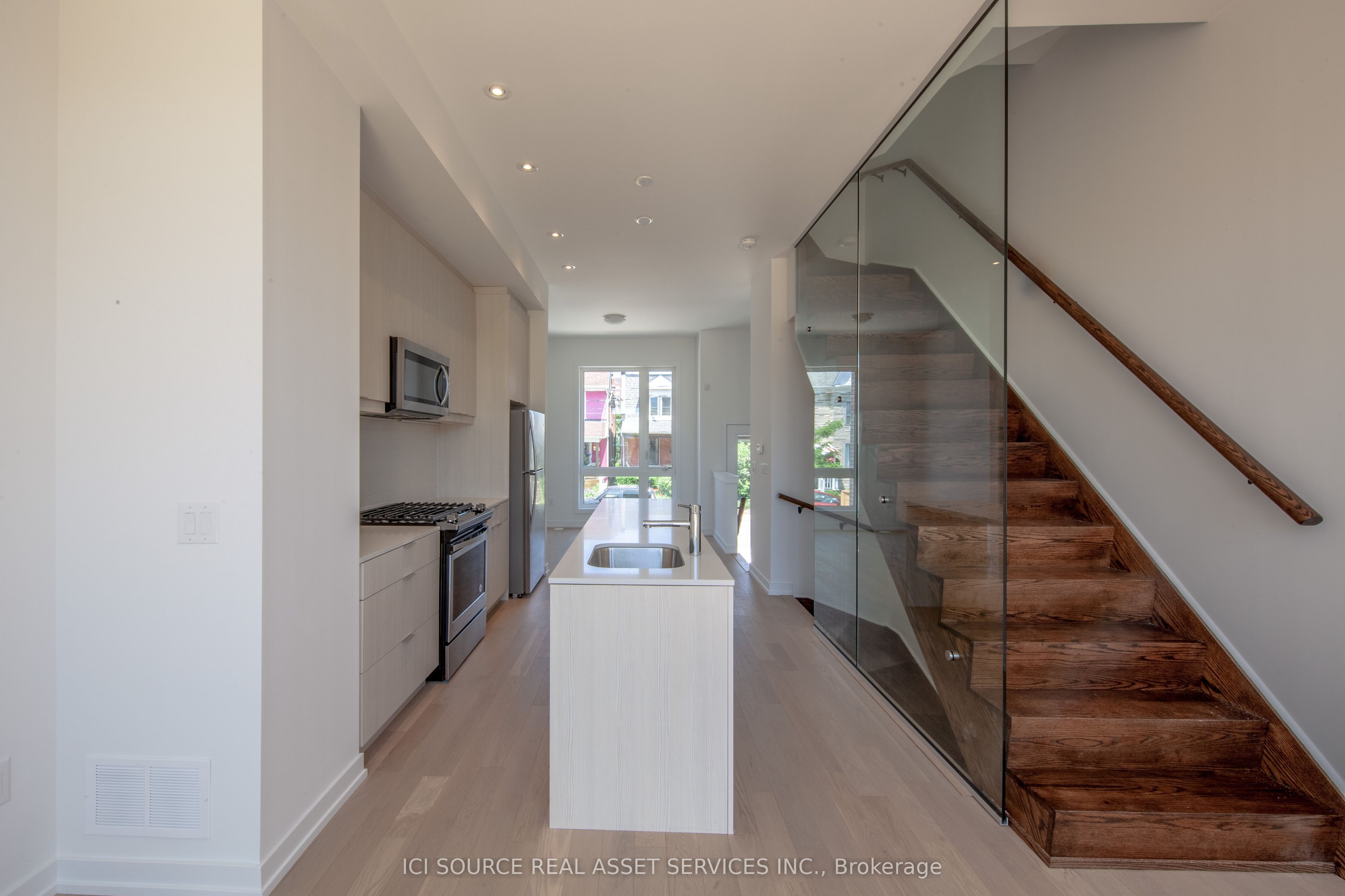 66B Perth Avenue