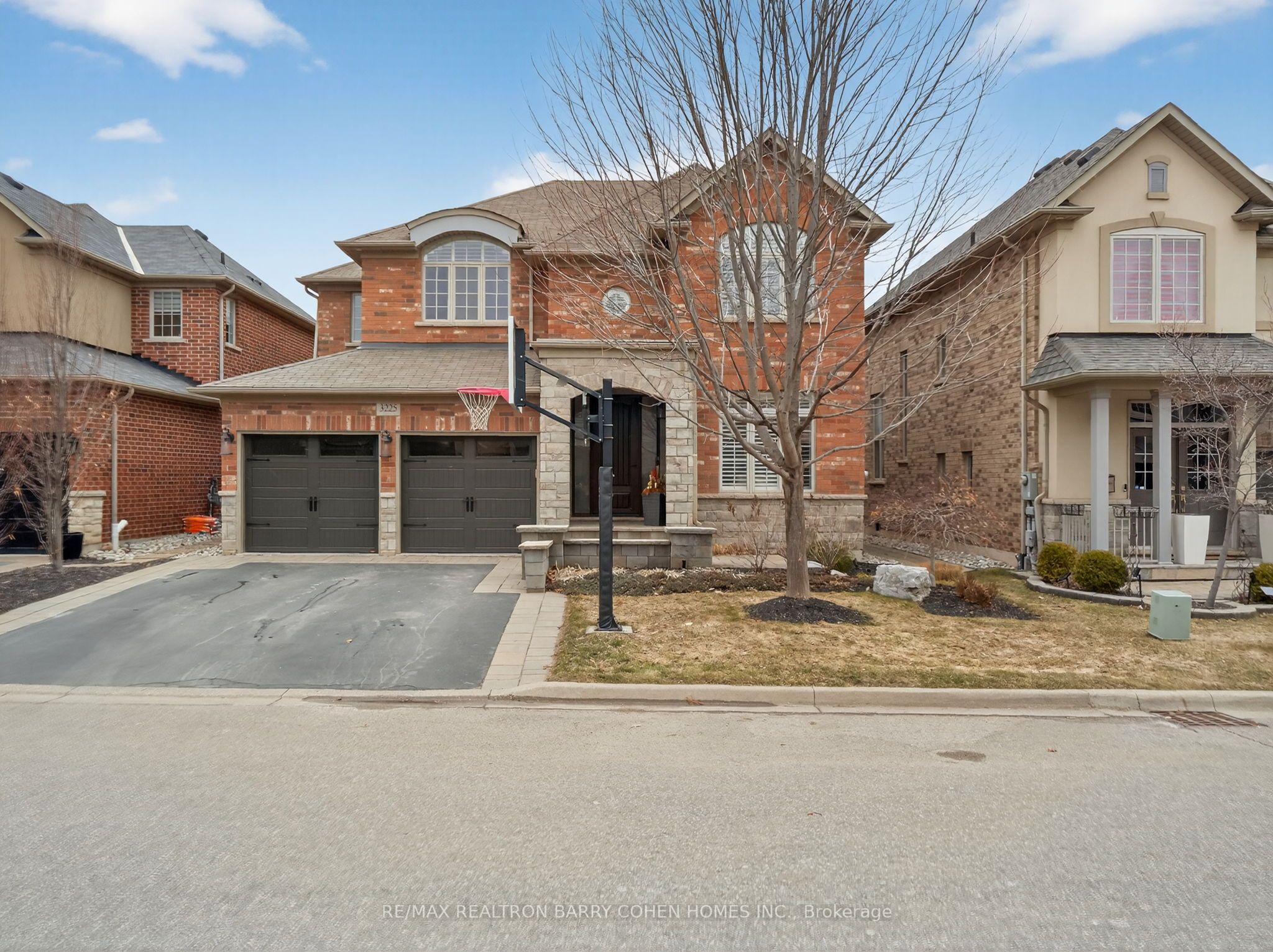 3225 Saltaire Crescent