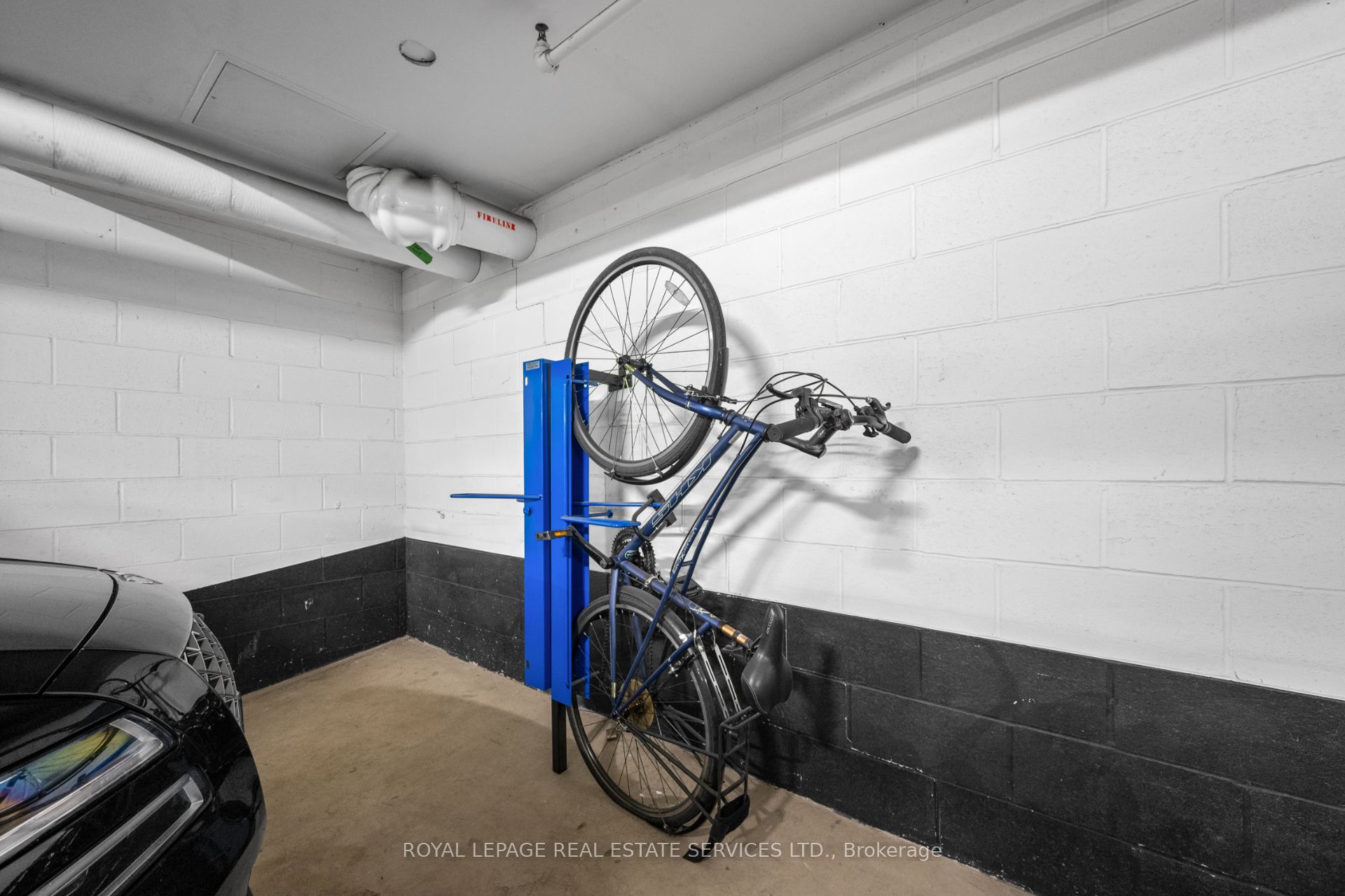 Toronto, ON M6P 5A2, Canada, 2 Bedrooms Bedrooms, ,1 BathroomBathrooms,Residential,Active,147981