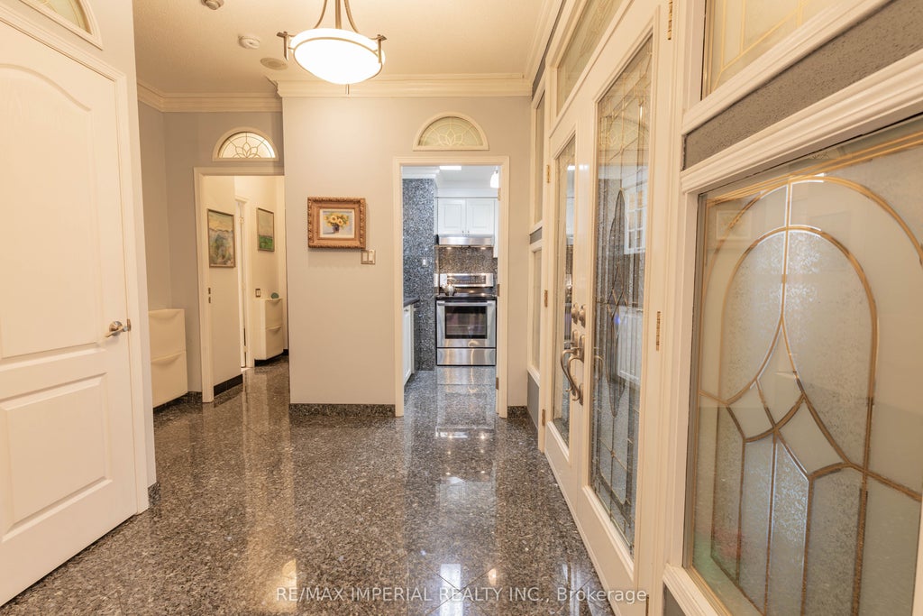 Photo of 555 Yonge Street #913, Toronto, ON M4Y 3A6 (MLS # C14121236)