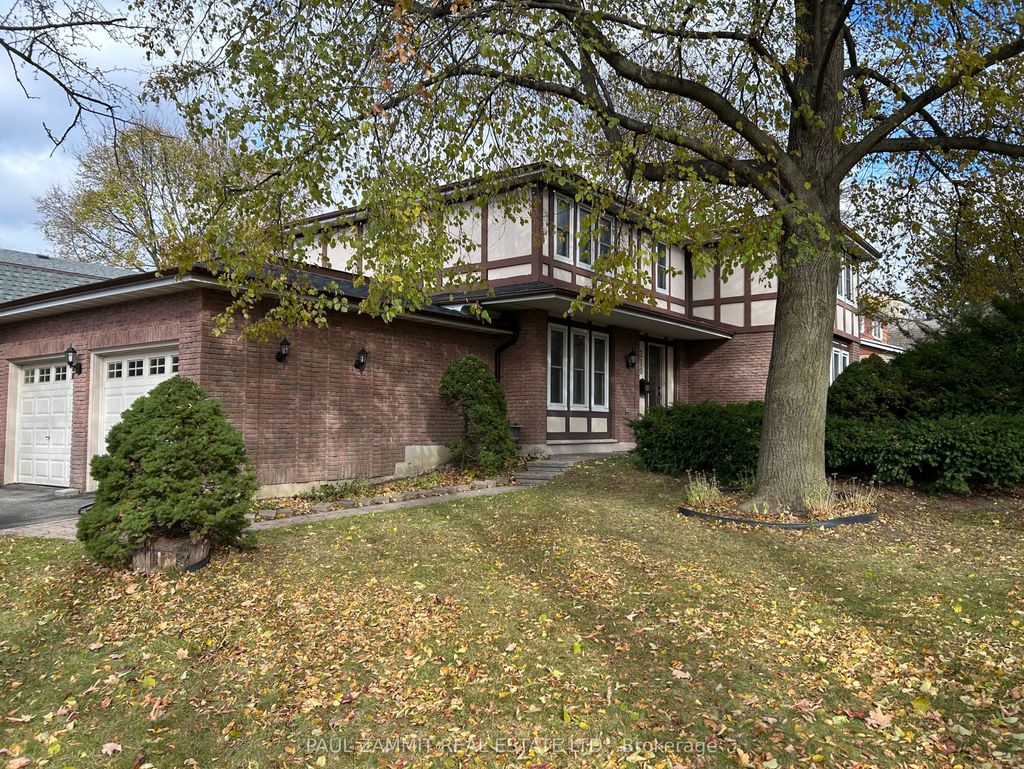 Photo of 210 Bayview Fairways Drive, Markham, ON L3T 2Z3 (MLS # N12541280)