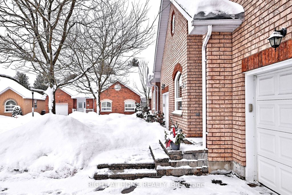 Photo of 318 Little Avenue #12, Barrie, ON L4N 2Z6 (MLS # S12768014)