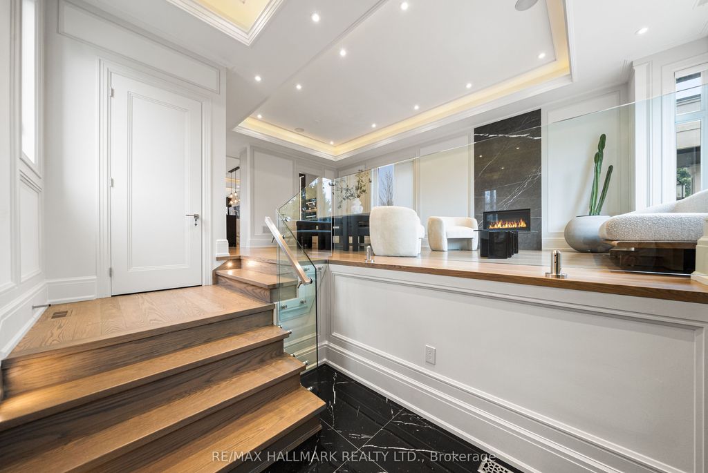 Photo of 210 Horsham Avenue, Toronto, ON M2N 2A5 (MLS # C12988964)