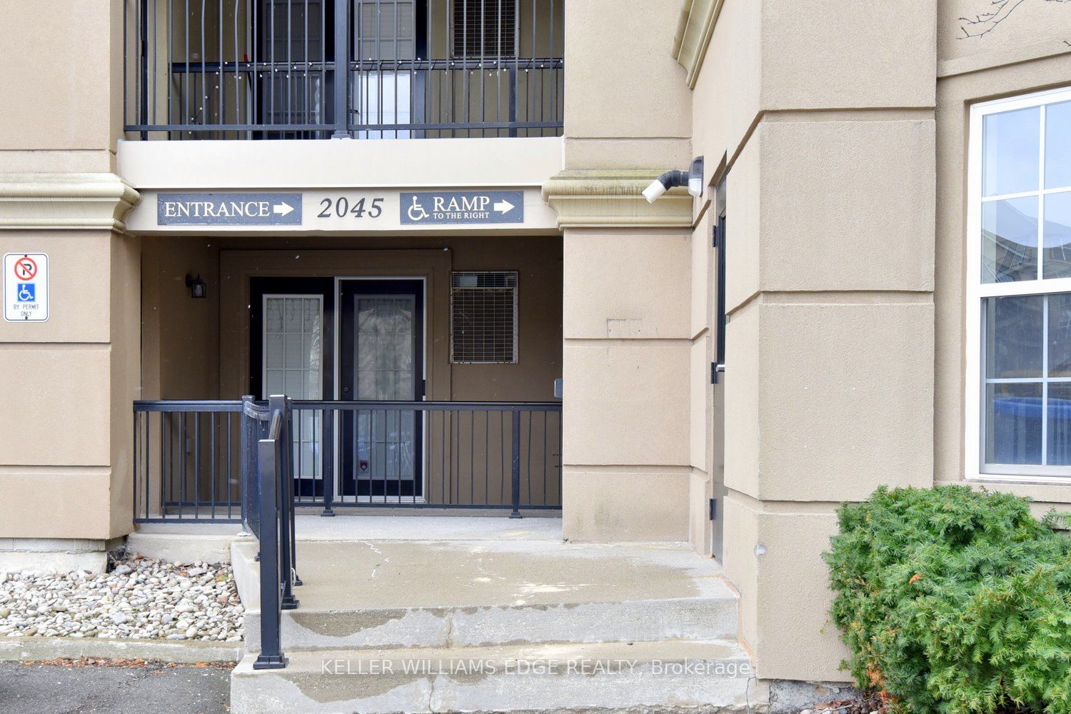 2045 Appleby Line 203