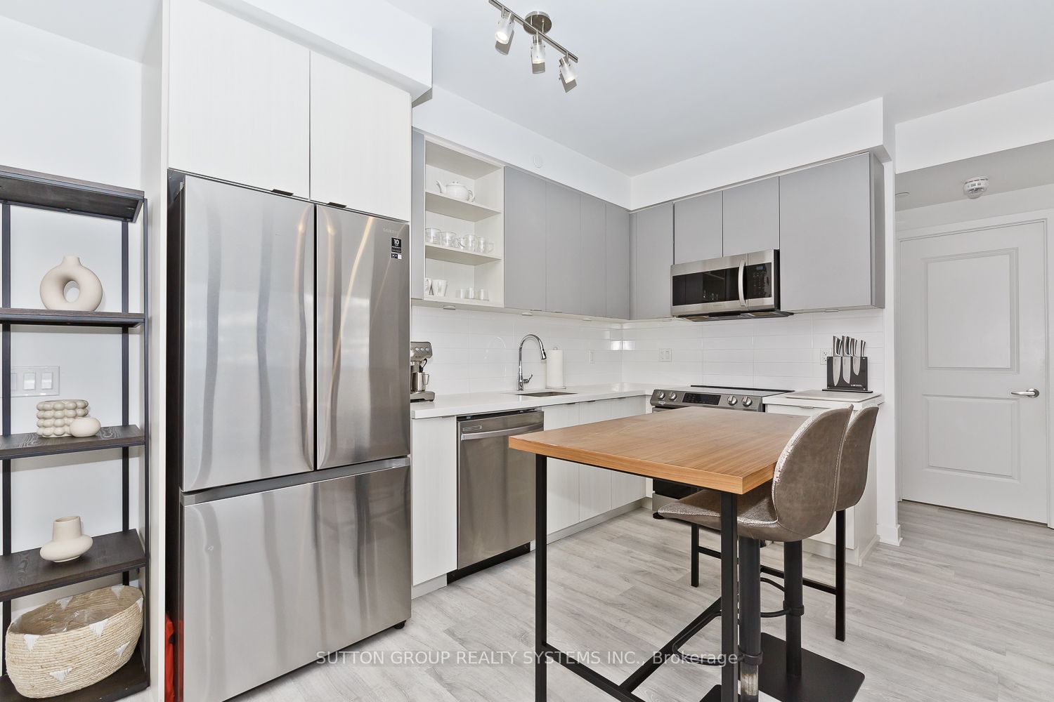 4655 Metcalfe Avenue 1409