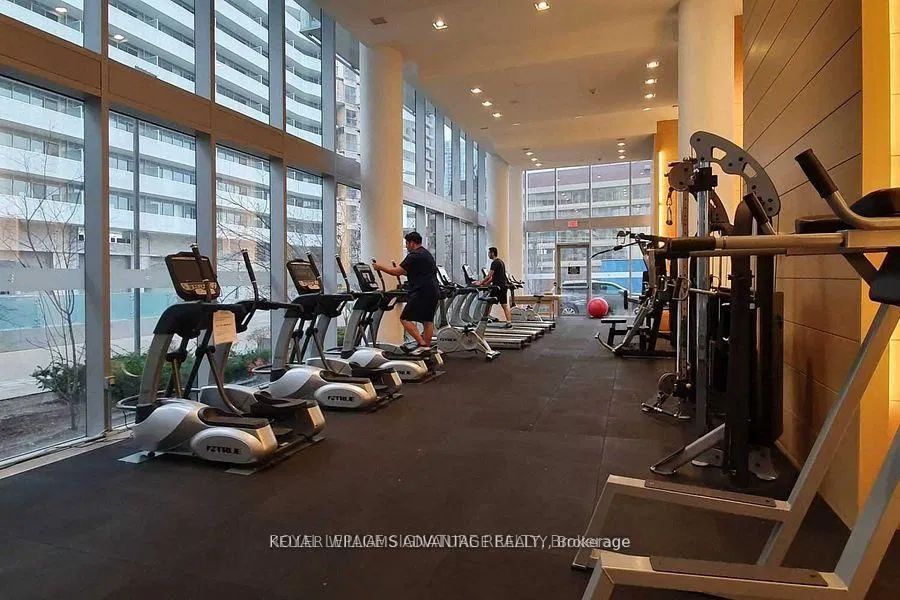 29 Queens Quay E 616