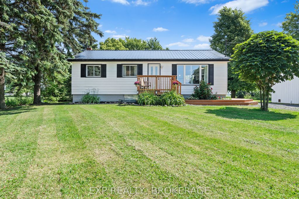 Photo of 912 8TH LINE Road, Frontenac Islands, ON K0H 2Y0 (MLS # X12939212)