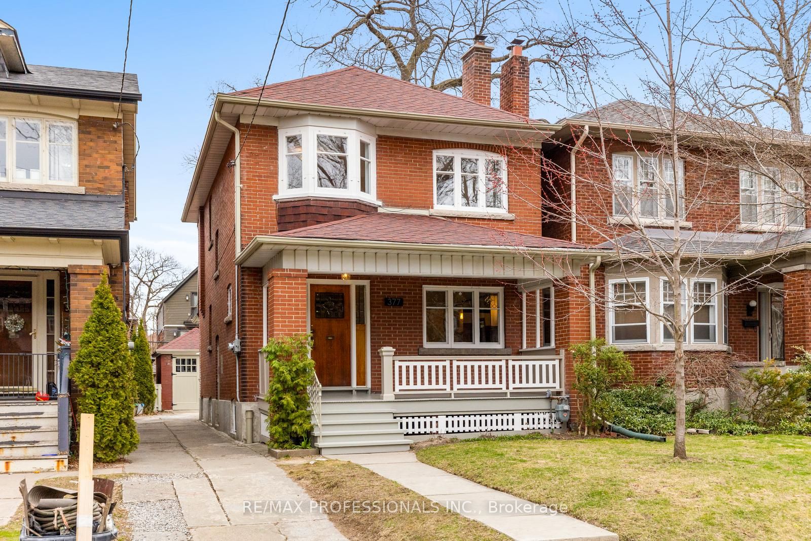 377 Armadale Avenue