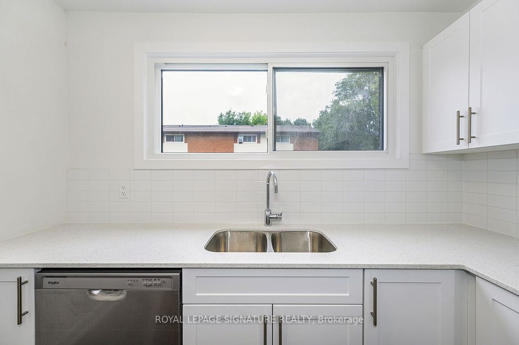 Photo of 28 Woodman Drive N, Hamilton, ON L8H 2M5 (MLS # X12828274)