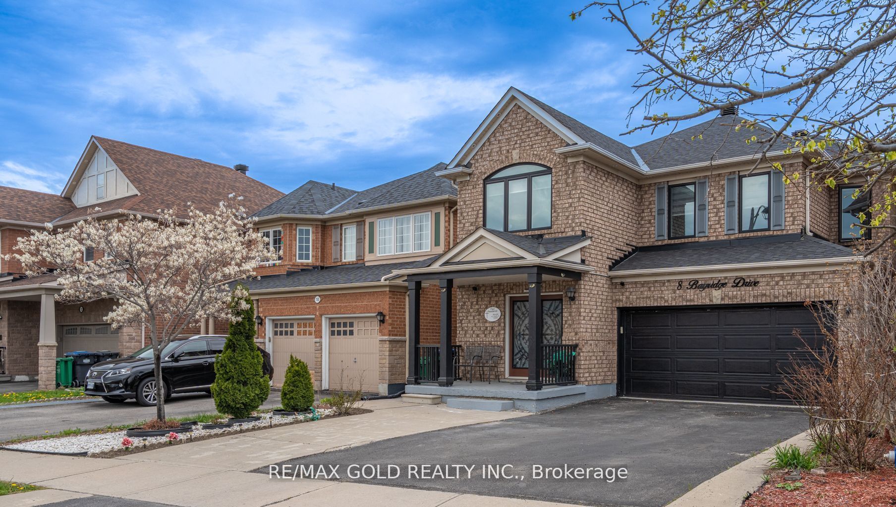 8 Bayridge Drive