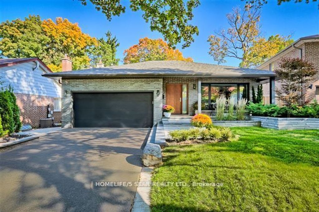 Photo of 7 KINGSBOROUGH Crescent, Toronto, ON M9R 2T8 (MLS # W12437268)