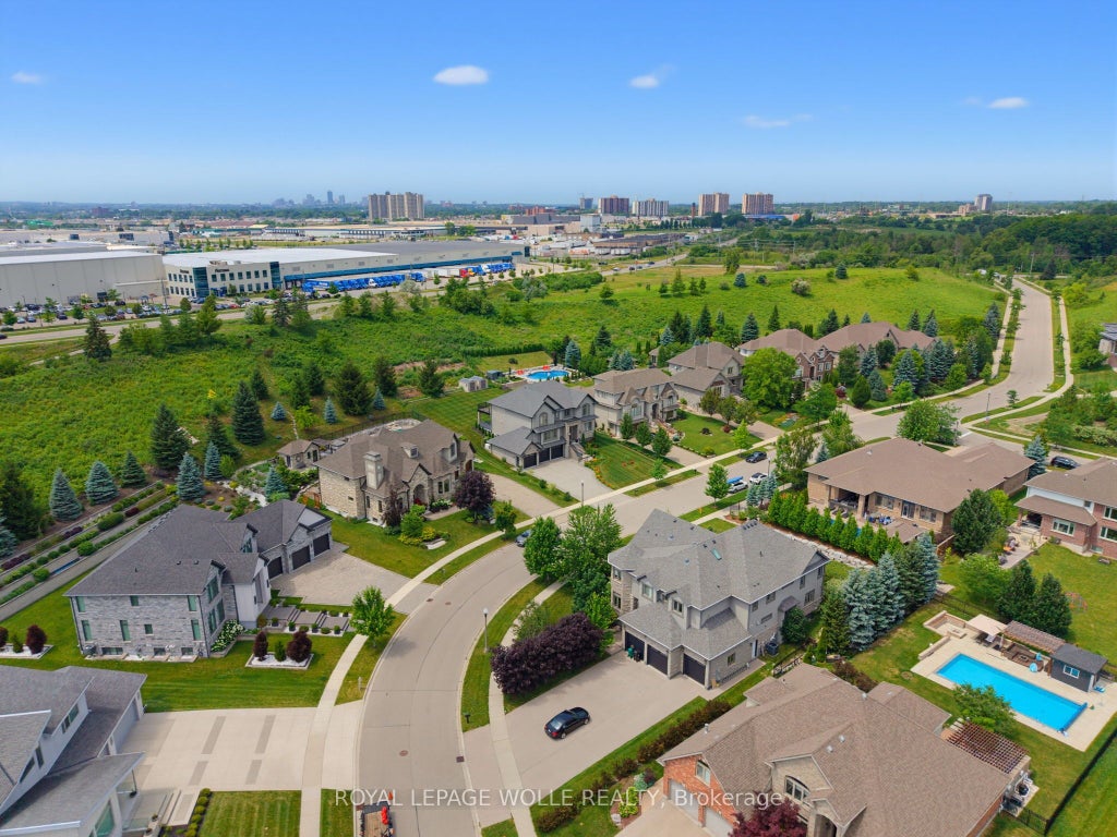 Photo of 38 River Valley Drive, Kitchener, ON N2C 2V6 (MLS # X13541284)