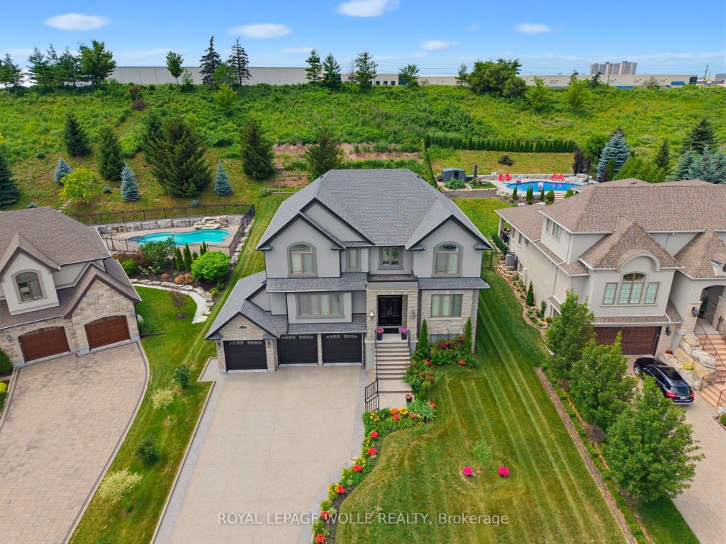 Photo of 38 River Valley Drive, Kitchener, ON N2C 2V6 (MLS # X13541284)
