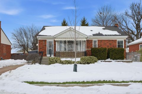 Photo of 15 Mulock Avenue, Hamilton, ON L8T 1H4 (MLS # X12787780)