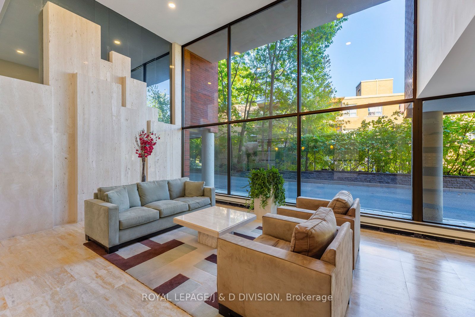 30 Glen Elm Avenue 305