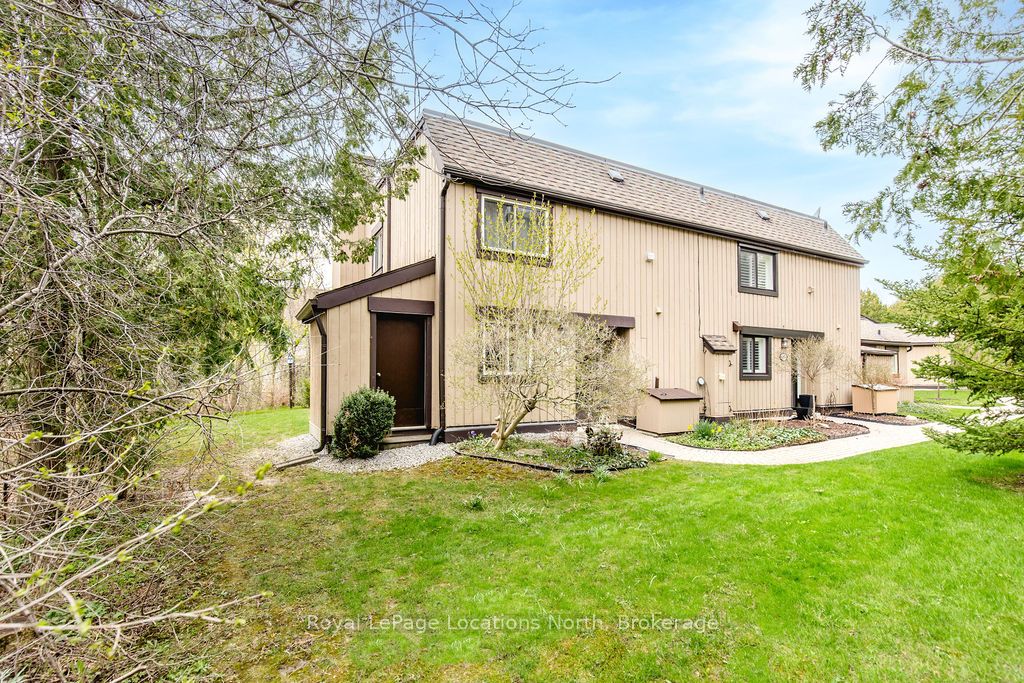Photo of 112 Escarpment Crescent, Collingwood, ON L9Y 5B4 (MLS # S13494828)