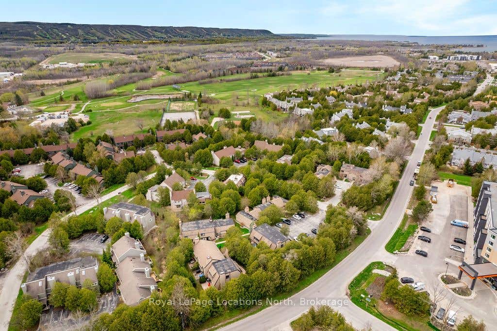Photo of 112 Escarpment Crescent, Collingwood, ON L9Y 5B4 (MLS # S13494828)