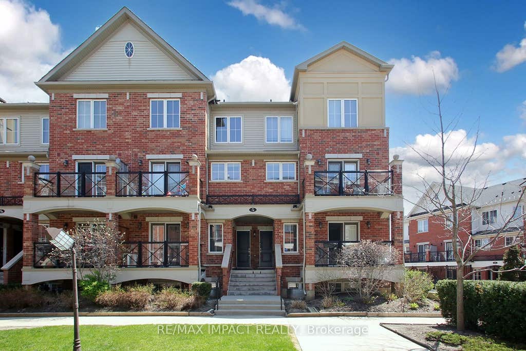 Photo of 47 Hays Boulevard #3, Oakville, ON L6H 0J1 (MLS # W13470996)
