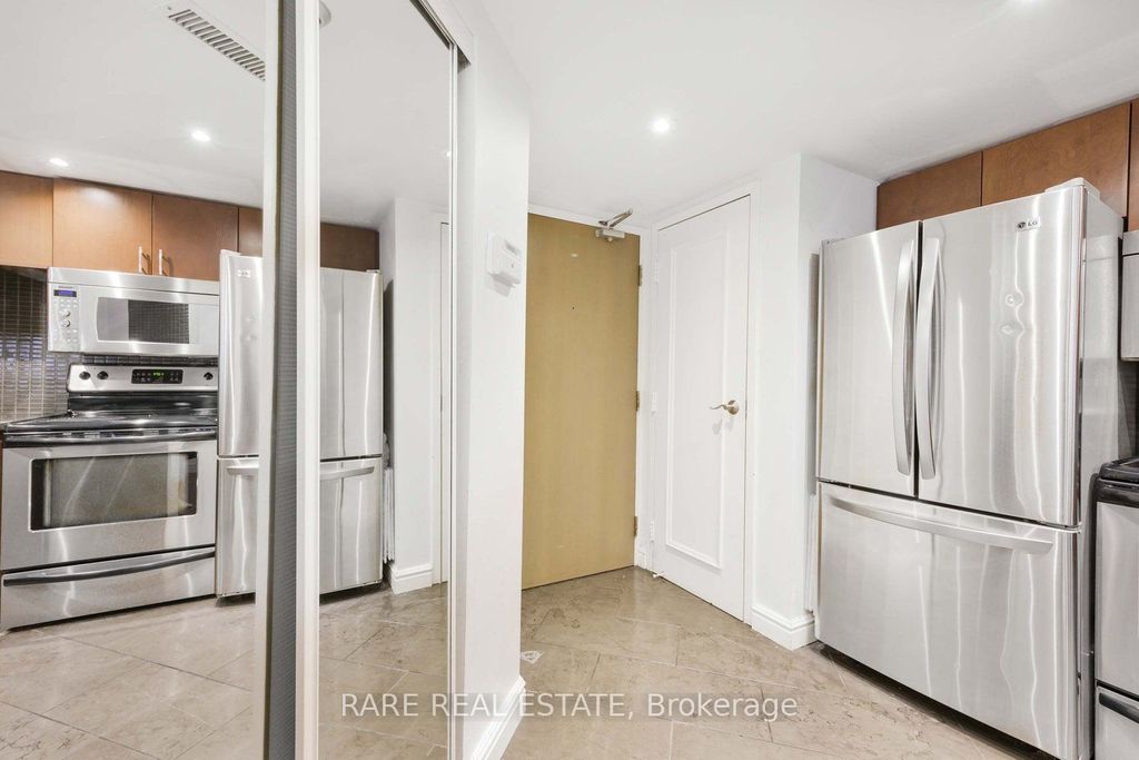 Photo of 1001 Bay Street #310, Toronto, ON M5S 3A6 (MLS # C12420257)