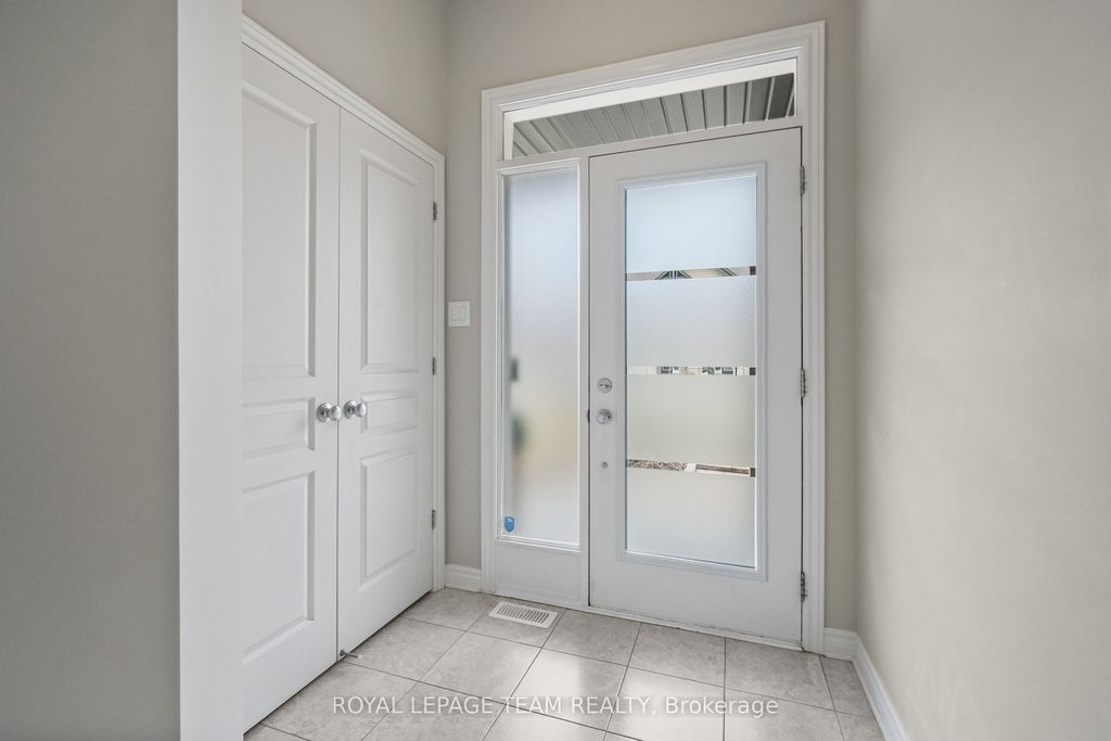 Photo of 534 STARGAZER Crescent, Blossom Park - Airport and Area, ON K4M 0H2 (MLS # X13033442)