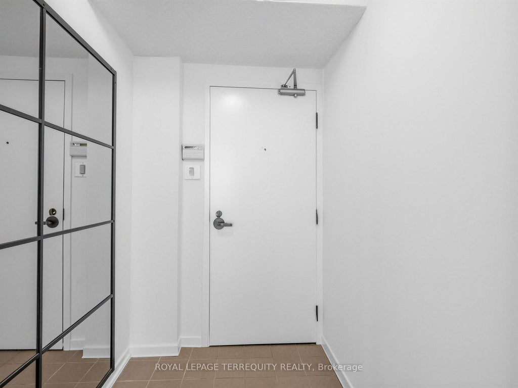 Photo of 25 Maitland Street #210, Toronto, ON M4Y 2W1 (MLS # C13637524)