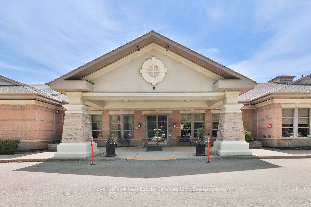 Photo 1 of 36 — 100 Burloak Drive 2205, Burlington, ON L7L 6P6