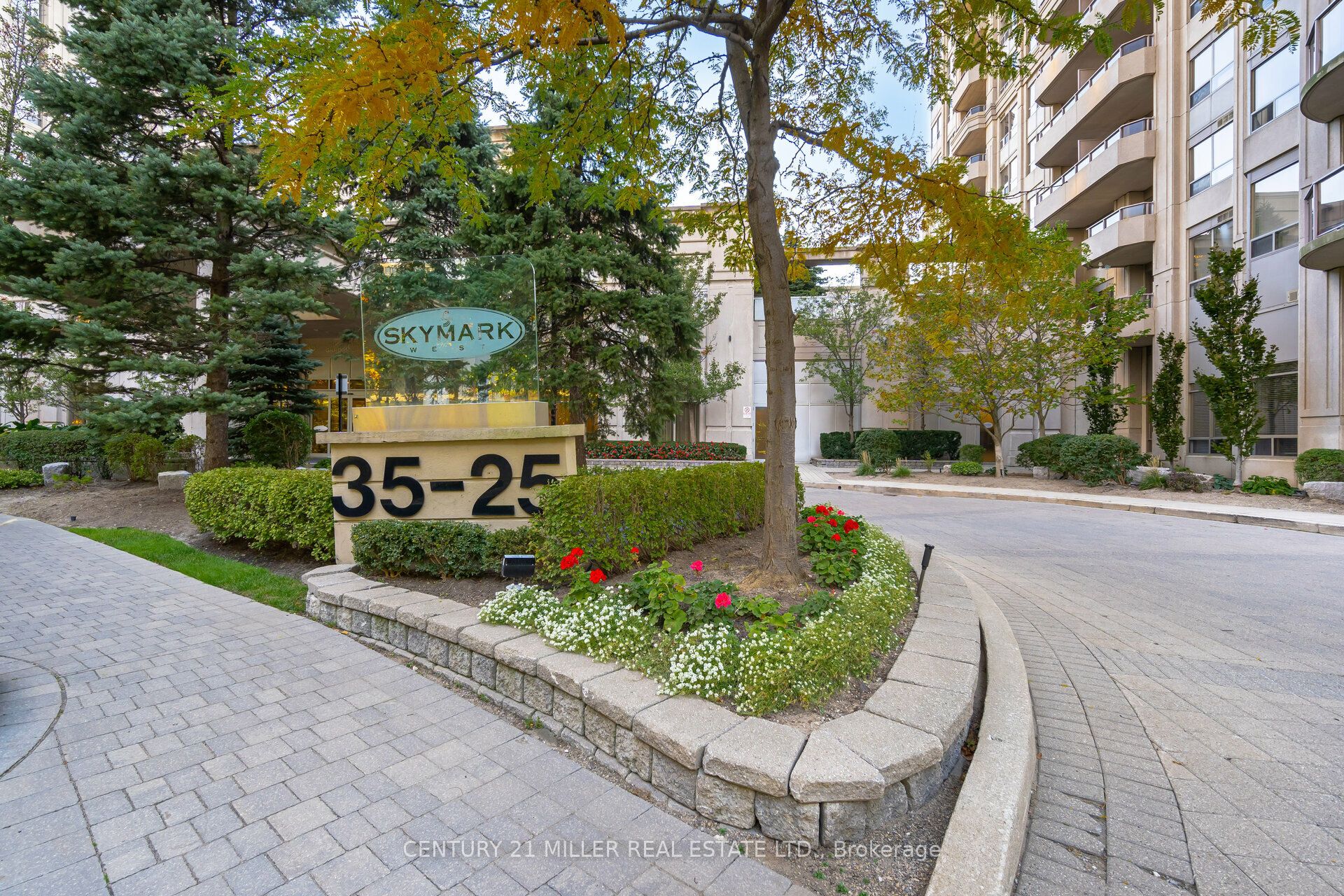 25 Kingsbridge Garden Circle 3013