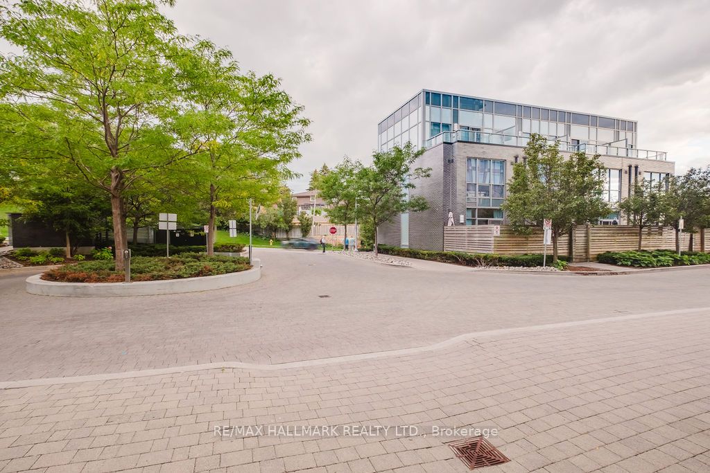 Photo of 18 Graydon Hall Drive #1803, Toronto, ON M3A 0A4 (MLS # C13752350)